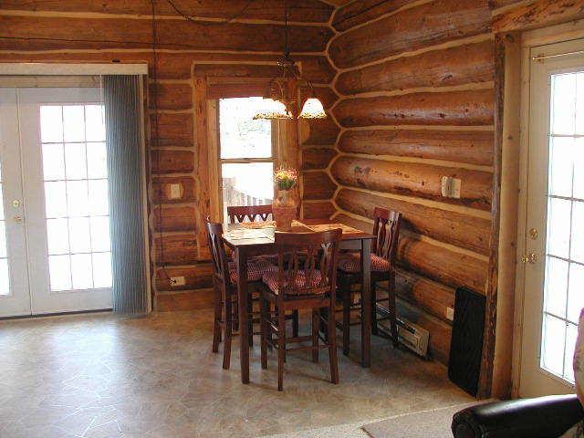 Renegade Log Cabin カスター 部屋 写真